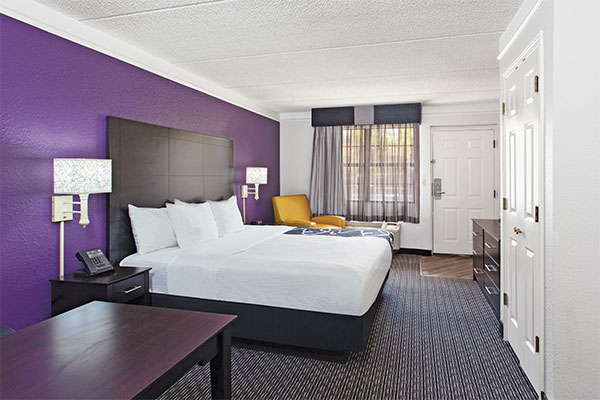 La Quinta Hotel Fresno Room
